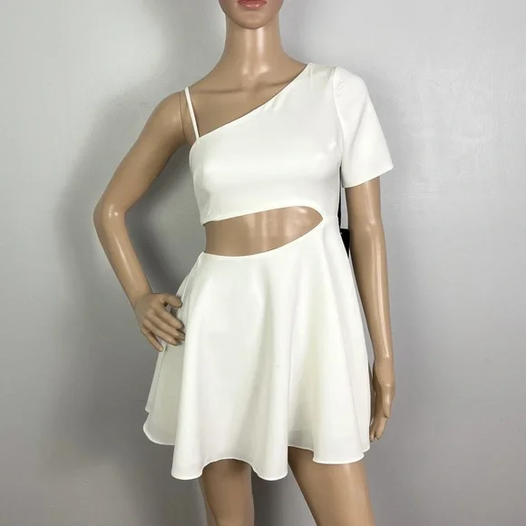 NEW NBD REVOLVE IVORY FIT & FLARE MINI DRESS - Picture 2 of 12